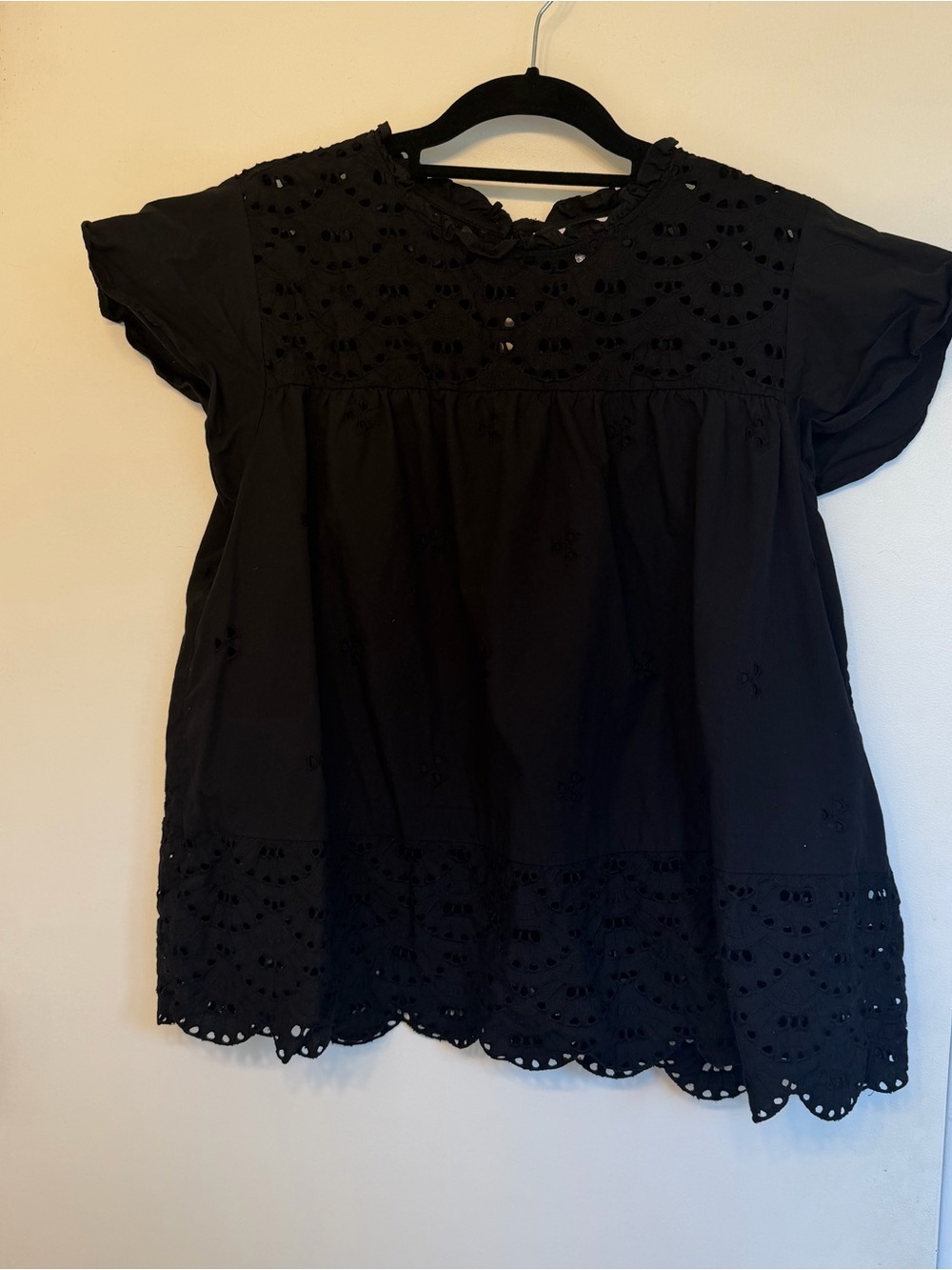 Flutter sleeve eyelet blouse